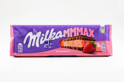 Шоколад молочный Milka с начинкой со вкусом клубники  300 гр